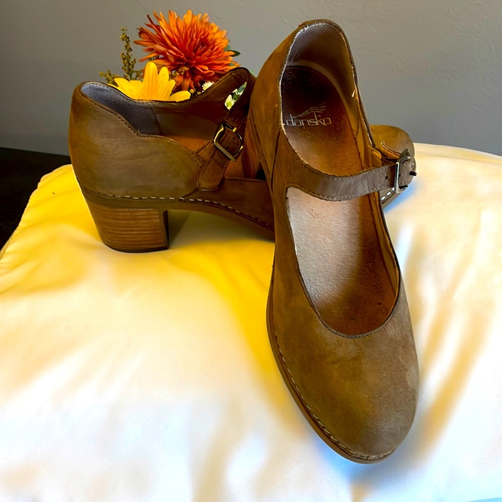 Dansko Women’s Brown Leather Mary Jane Heels Size 8.5-9 GUC